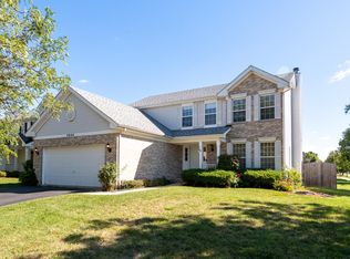 2844 Skylane Dr, Naperville, IL 60564