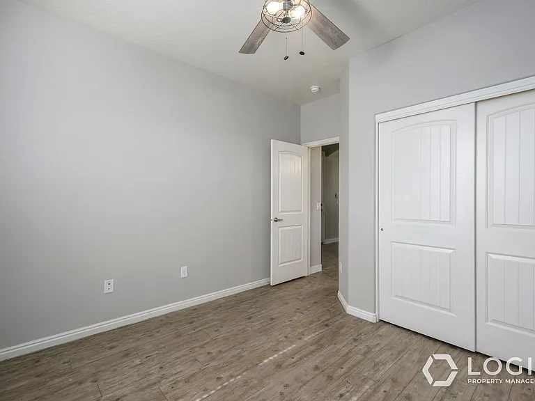 2445 E White Horse Dr — Photo 16