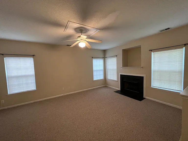 433 Garcia Dr — Photo 26