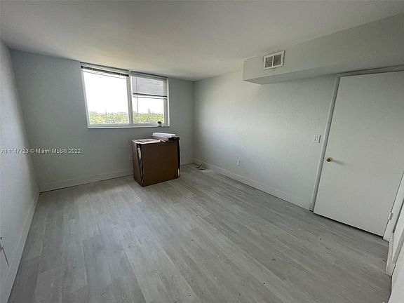 4th image of 1251 NE 108th St APT 816