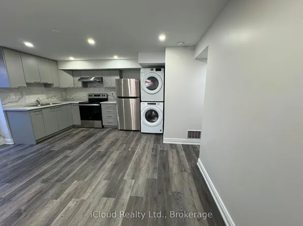 35 Velvet Grass Ln, Brampton, ON L6R 1X8