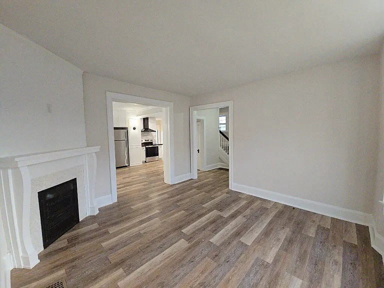 310 N C St — Photo 5