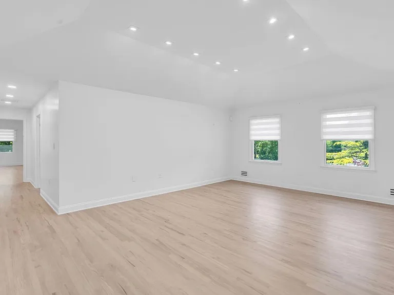 39 Arnold Blvd — Photo 9