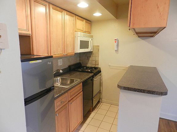 4th image of 1934 Waverly St APT F311
