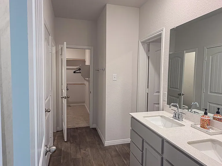 151 Lbj Ln — Photo 20