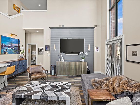 4th image of 115 E Park Ave E #101