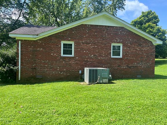 5th image of 49 Shelby Dr