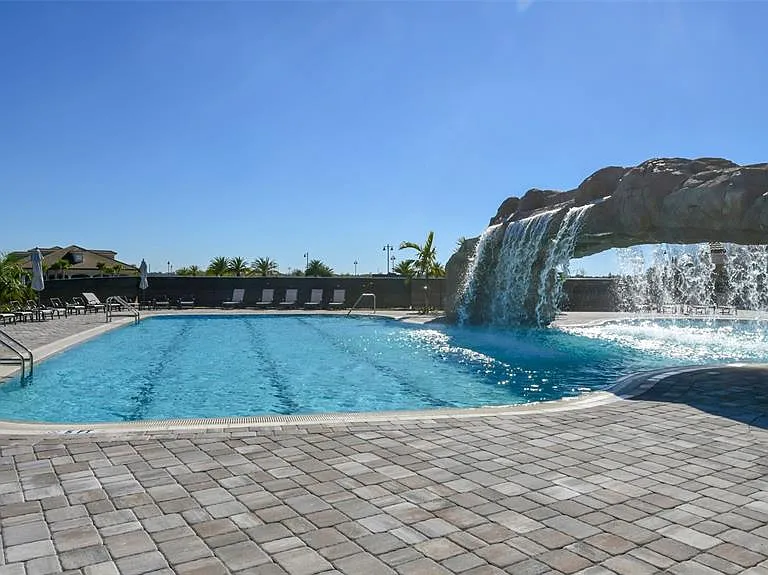5624 Palmer Cir #203 — Photo 45