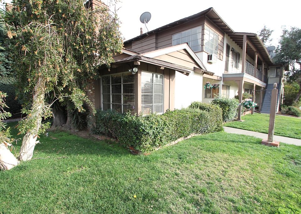 1st image of 11322 Moorpark St