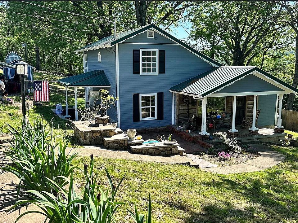 1st image of 900 Beason Dr
