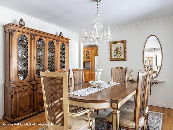 4th image of 366 Terry Road