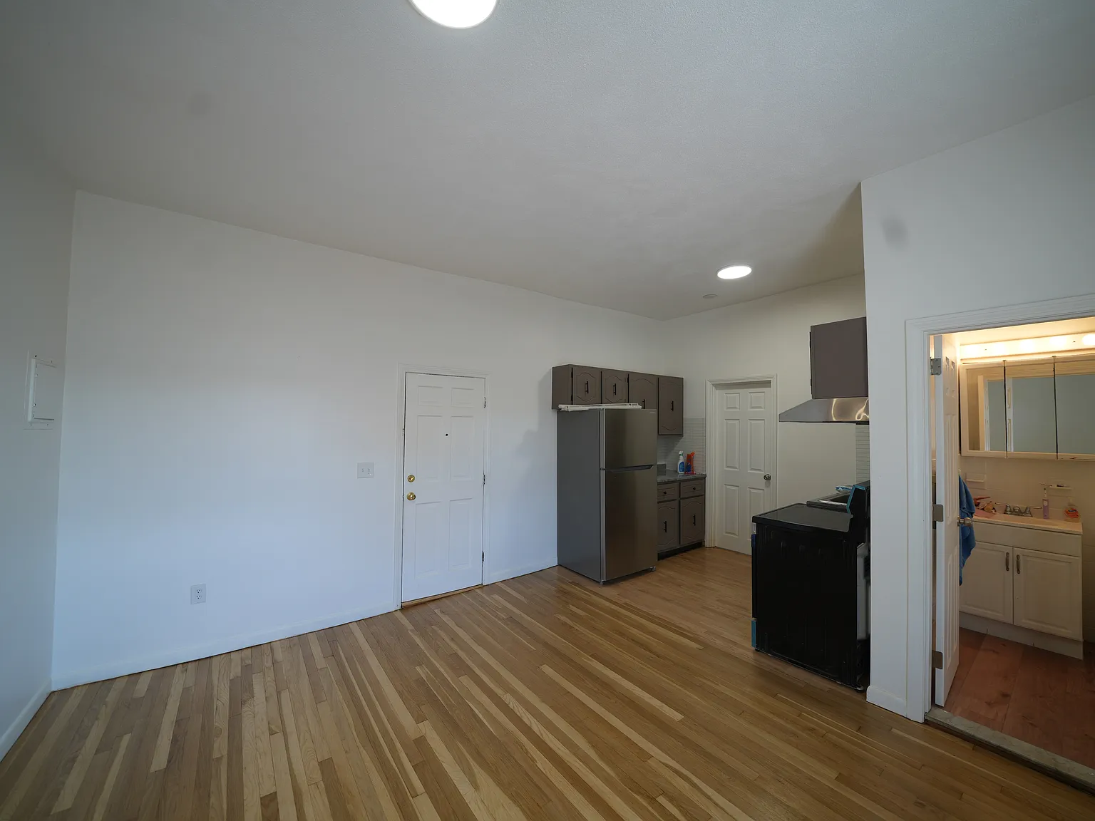 2 bed, $2,850 — Photo 3