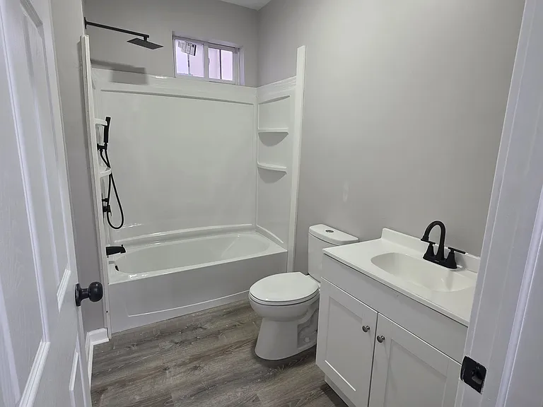 141 Peach St — Photo 16