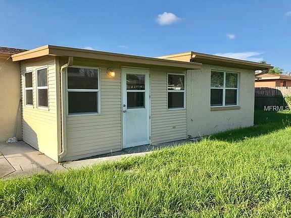 4th image of 3910 Cedarwood Dr