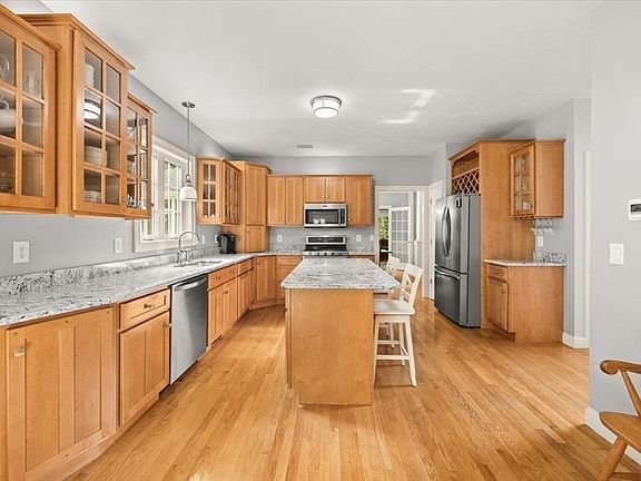 5th image of 118 Bay Rd