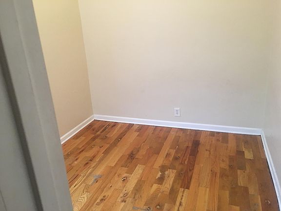 5th image of 2857 W Polk St #3