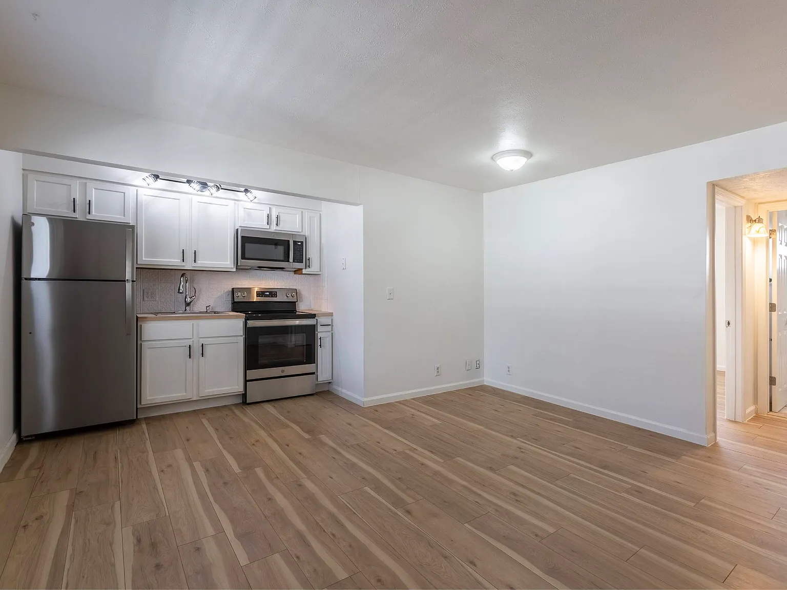 Cuming St Apartments — Photo 4