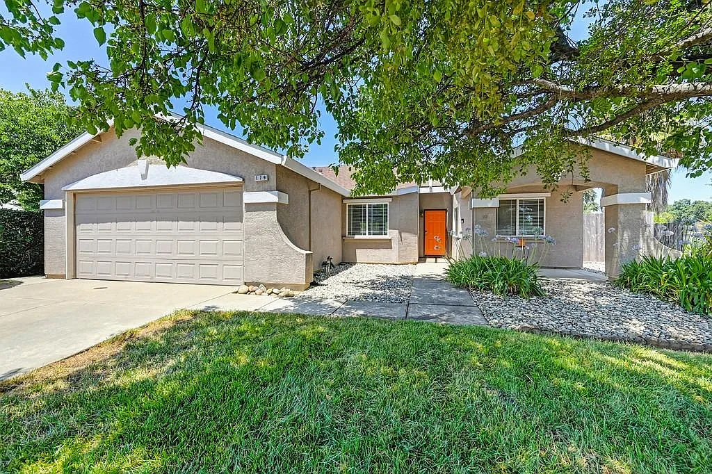 179 Hudson Way photo 1