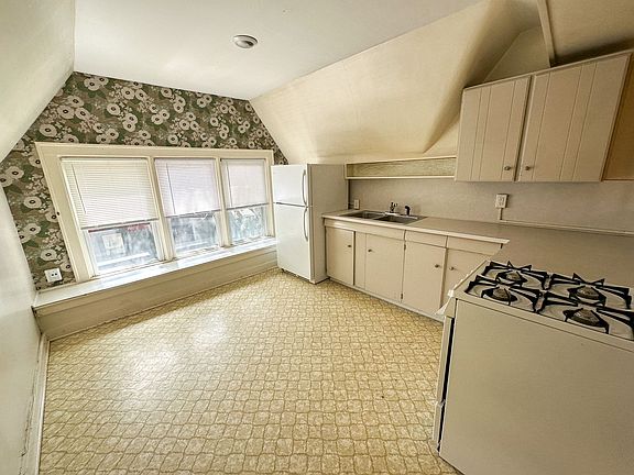 4th image of 139 Prospect Ave NE APT 5
