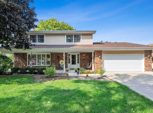1634 73rd St, Darien, IL