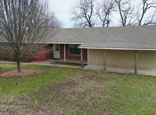402 Decatur St, Bowie, TX 76230