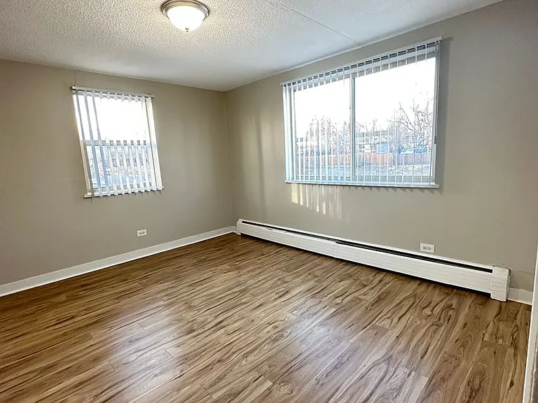 1400 W Mississippi Ave — Photo 9
