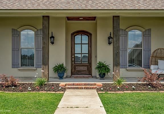 3rd image of 301 Cameron Cir