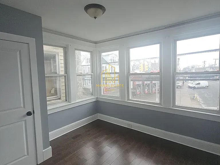 559 Grove St #22A — Photo 3