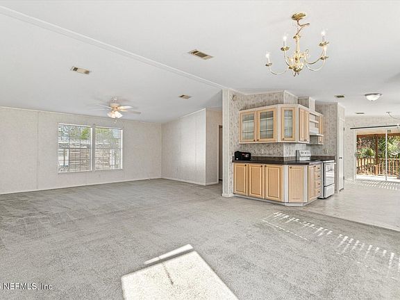 4th image of 106 MARYLAND Avenue