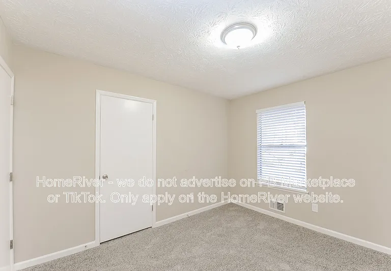 323 Park Ridge Ct — Photo 11