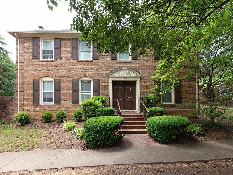 Beautiful end-unit Townhome