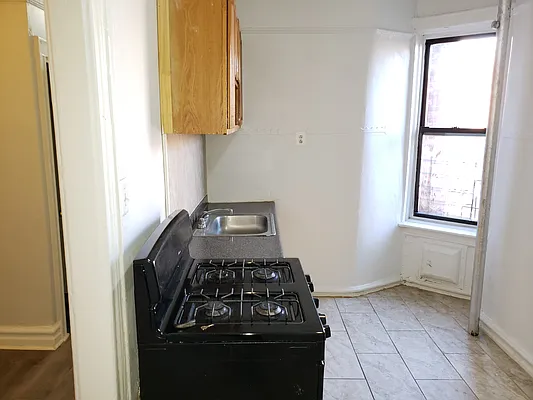 Rented by Signature Property Realty | media 35