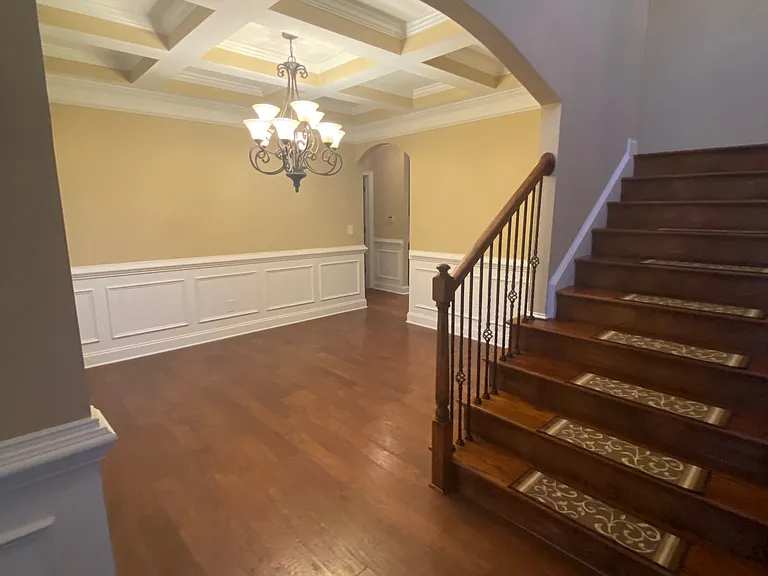319 Haywood Dr — Photo 33