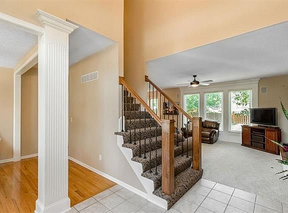 3rd image of 5412 Chouteau St