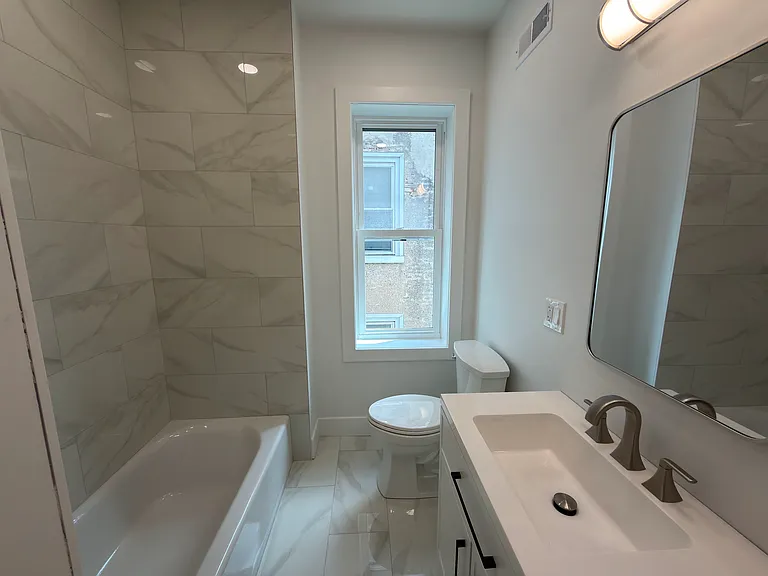 327 Roxborough Ave #1 — Photo 9