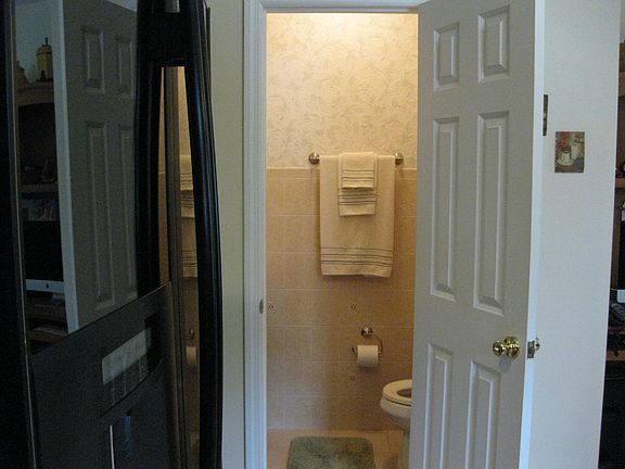 4th image of 63 Waldron Ave