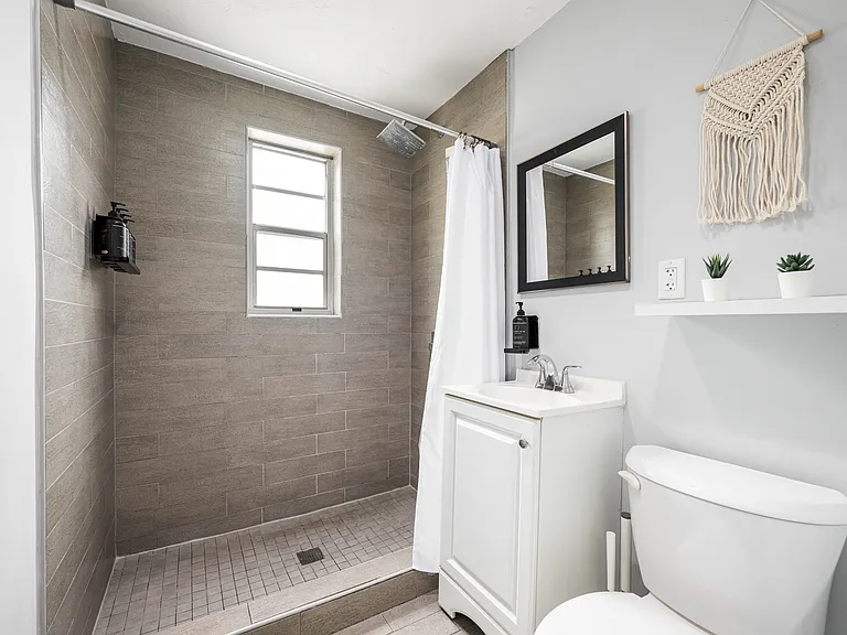 821 SW 5th St #3 — Photo 7