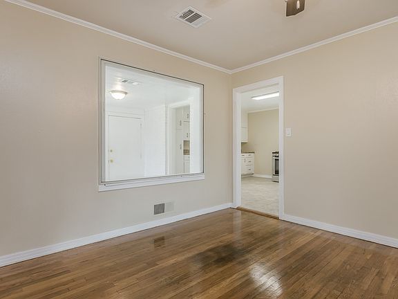 5th image of 2212 Crockett St