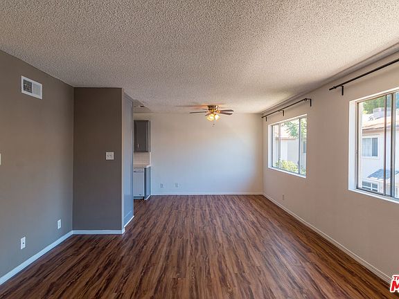 5th image of 18601 Collins St APT D21