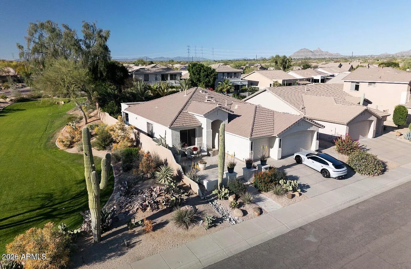 3 bed, 2.0 bath, 1814 sqft, $7,500 — Photo 3
