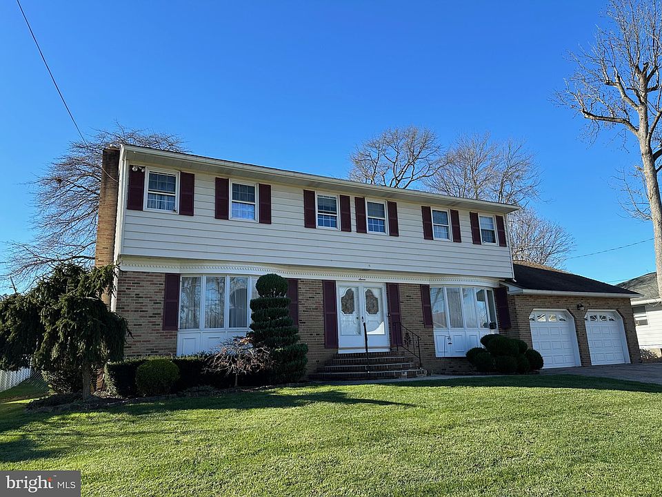 2nd image of 7 Beverly Pl