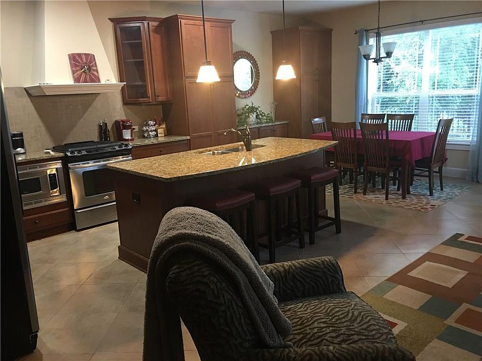 1st image of 1007 Brook Hollow Dr