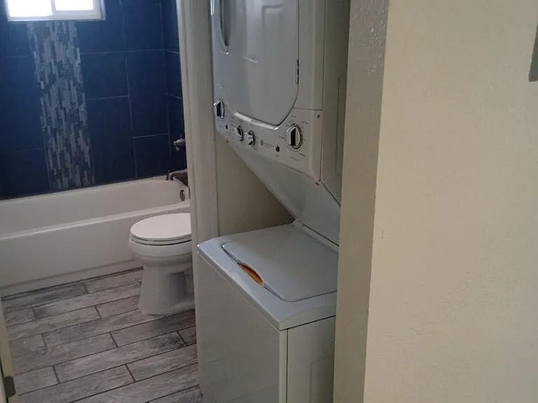 1017 N Main St #9 — Photo 7