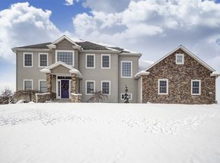 1935 S Meadow Dr, Warsaw, IN 46580