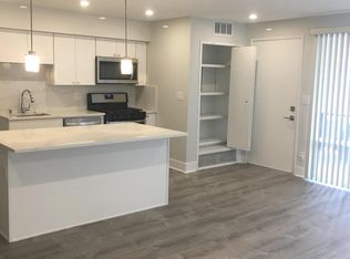 7541 Spring Lake Dr APT D1, Bethesda, MD 20817