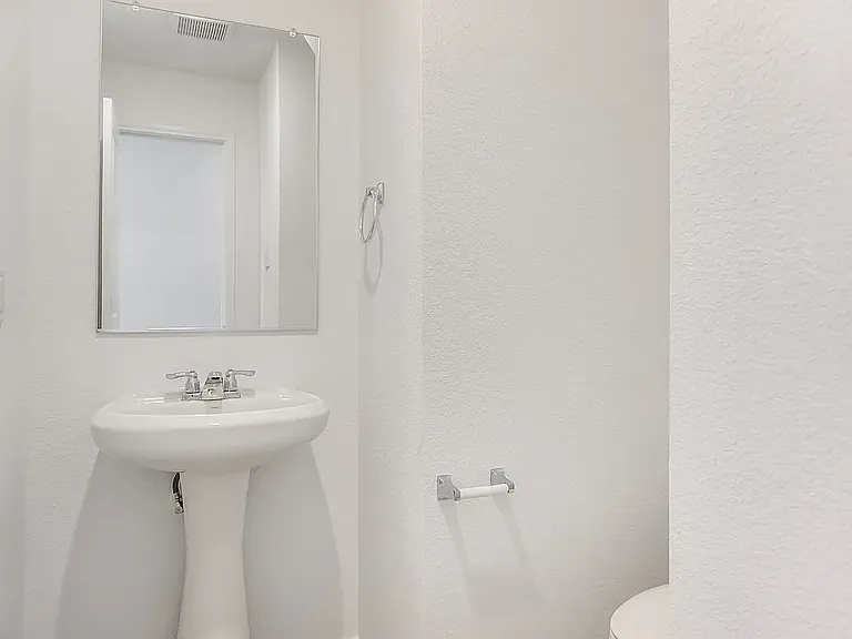 1424 Teak Ln — Photo 3