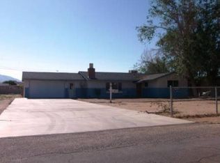 12615 Tonikan Rd, Apple Valley, CA 92308