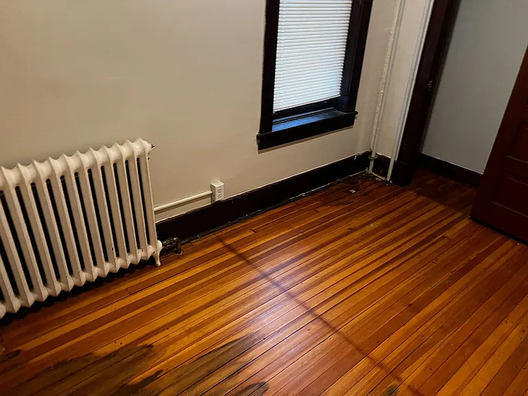 210 Myrtle Ave — Photo 5