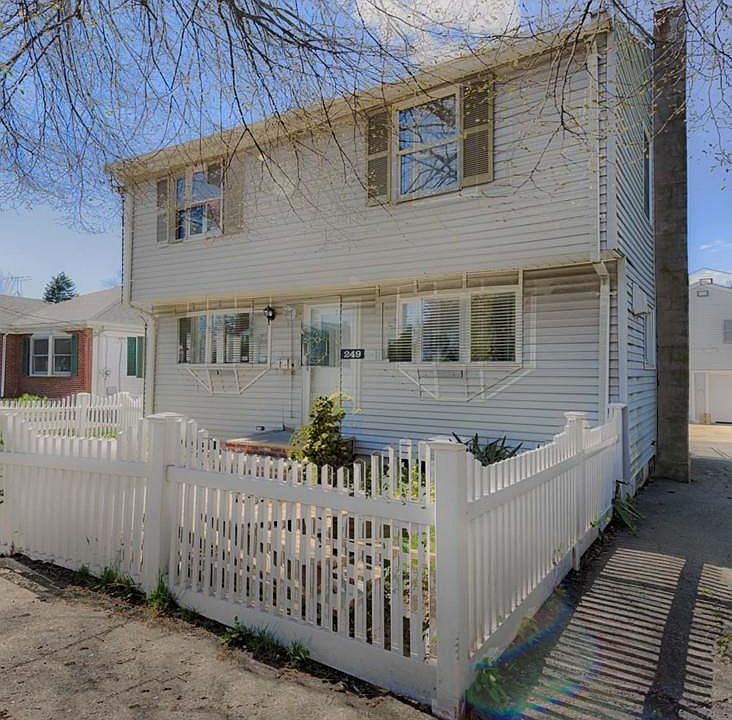 1st image of 249 Parkland Ave
