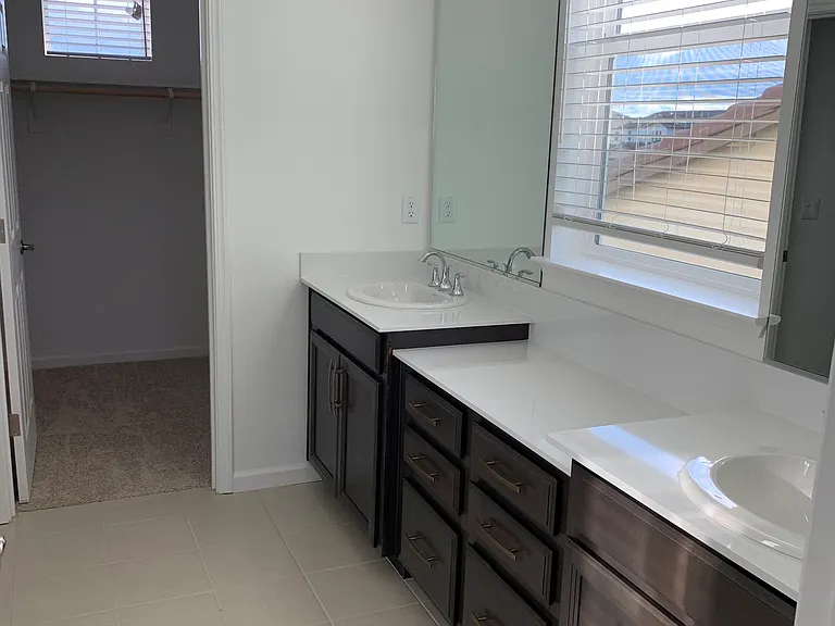6081 Summerwind Dr — Photo 7